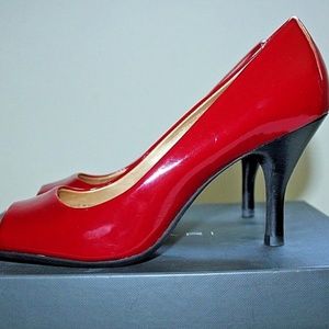Authentic TAHARI Riddle Patent Open Toe Pump